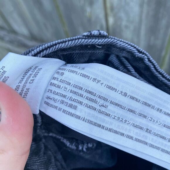 Hollister Black Embroidered Rose Curvy High Rise Mom Jeans | 25 - Picture 5 of 5